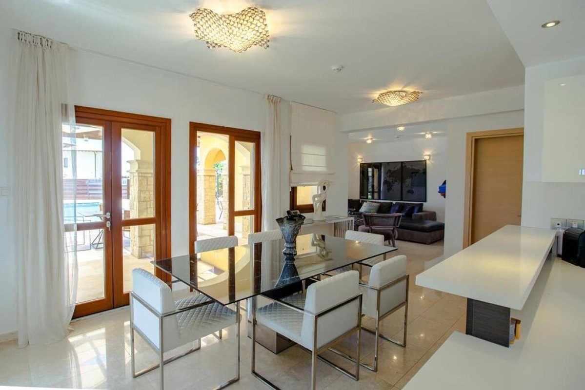 3 bedrooms Villa in Paphos, Cyprus No. 38159