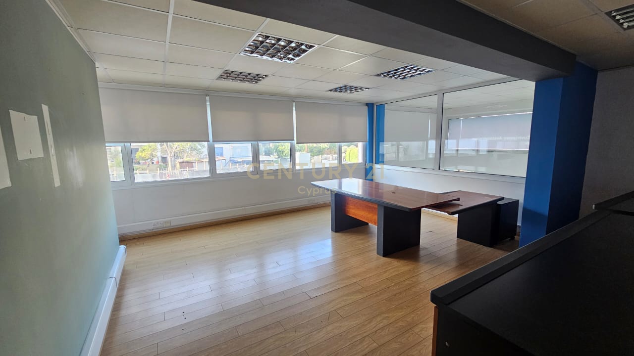 247m2 Bureau à Limassol, Chypre No. 54042