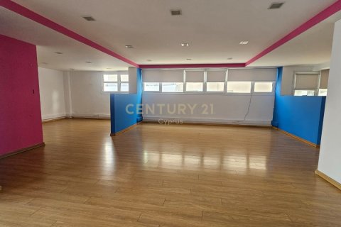 247m2 Oficina en Limassol, Chipre No. 54042