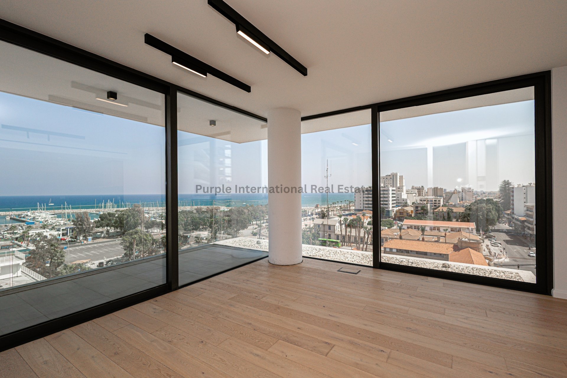 3 bedrooms Apartment in Larnaca, Larnaka, Cyprus No. 8015