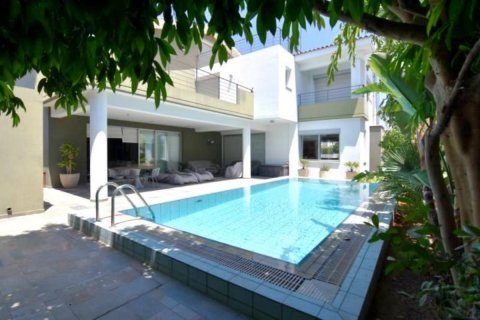 4 bedrooms Villa in Limassol, Cyprus No. 38469