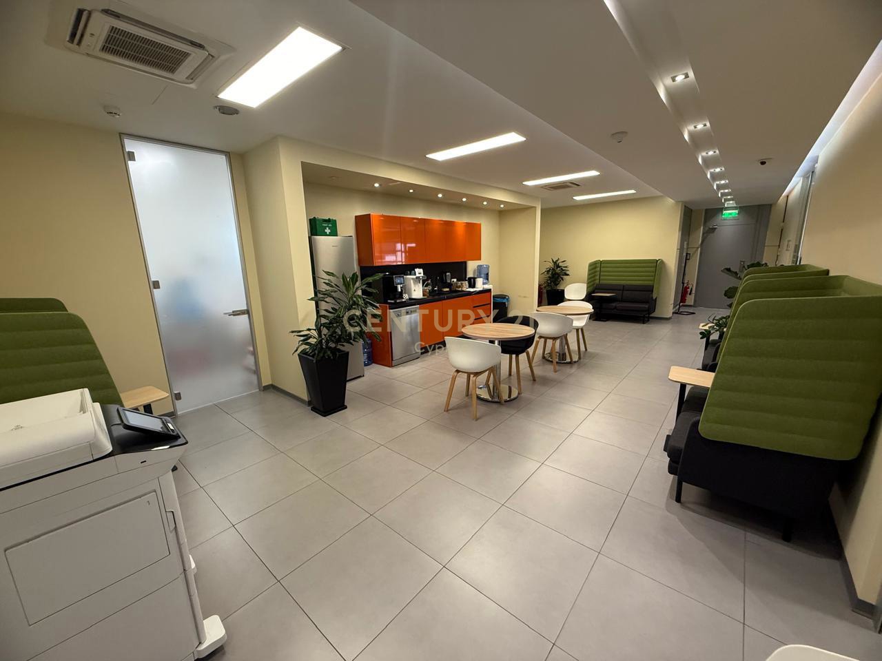 1100m2 Bureau à Agios Athanasios, Limassol, Chypre No. 55906