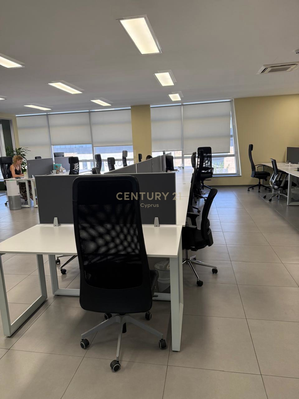 1100m2 Bureau à Agios Athanasios, Limassol, Chypre No. 55906
