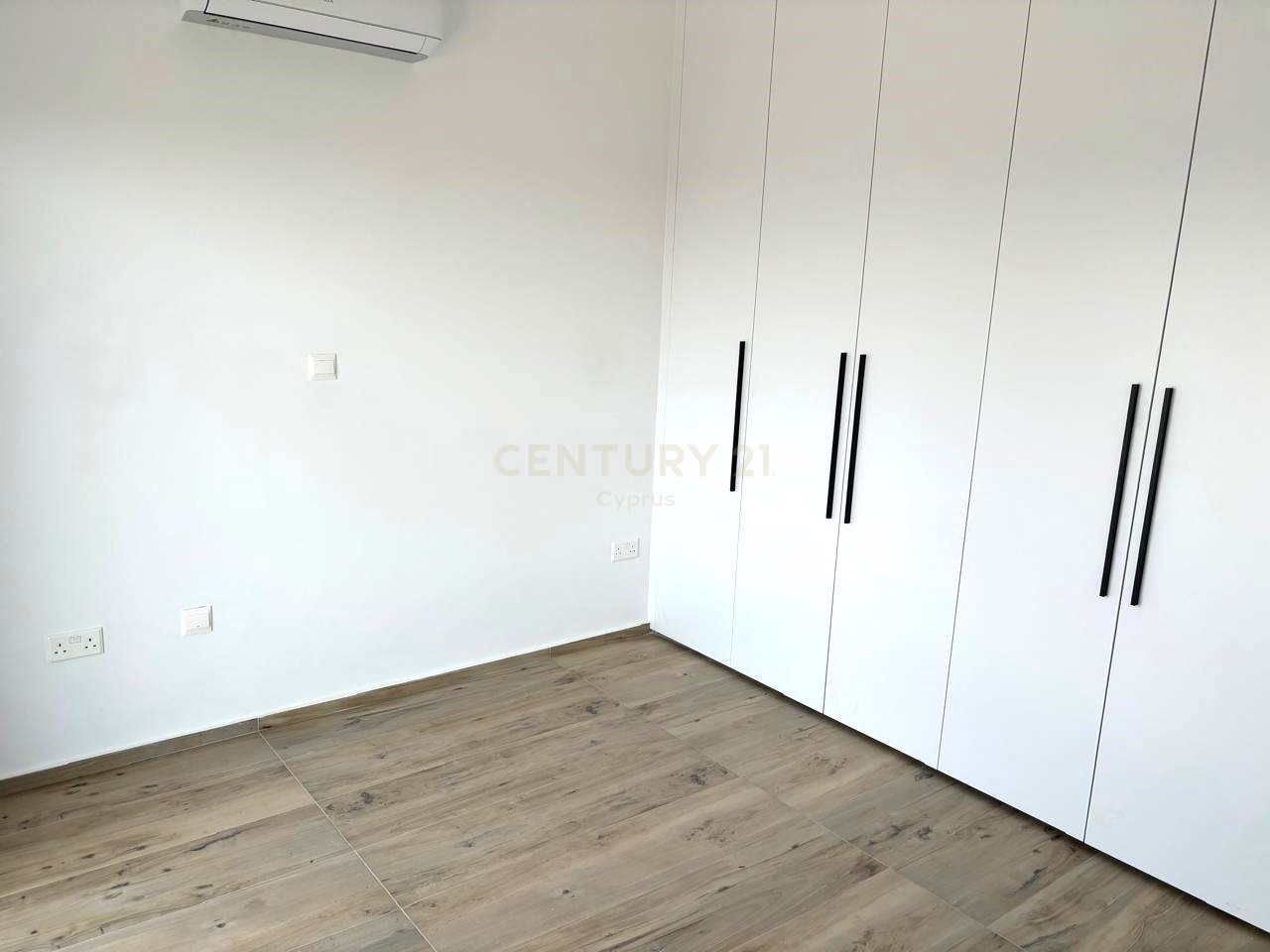Квартира с 2 спальнями в Лимассол, Лимасол, Кипр № 55907