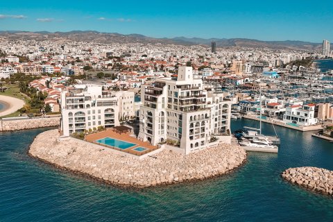 3 bedrooms Apartment in Limassol, Cyprus No. 55875