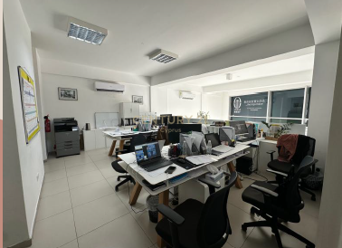 204m2 Bureau à Mesa Geitonia, Limassol, Chypre No. 55874