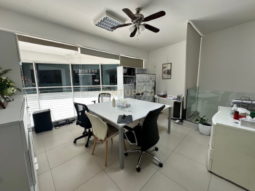 204m2 Bureau à Mesa Geitonia, Limassol, Chypre No. 55874