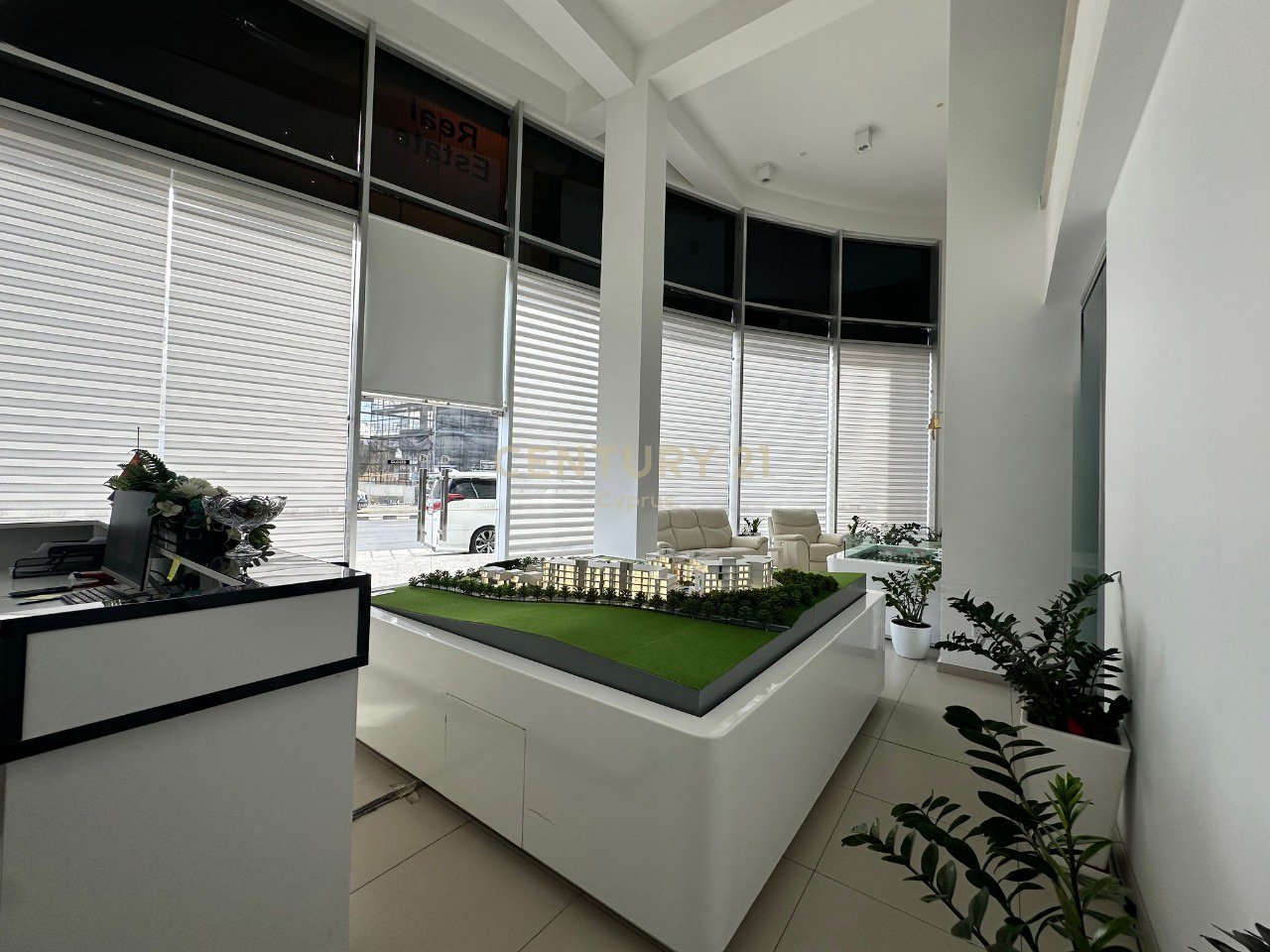 204m2 Bureau à Mesa Geitonia, Limassol, Chypre No. 55874
