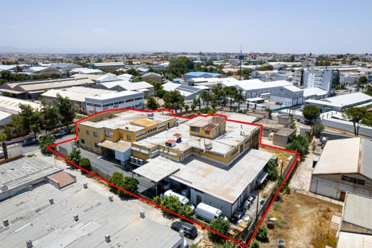2850m2 Propriété commerciale à Nicosia, Chypre No. 37904
