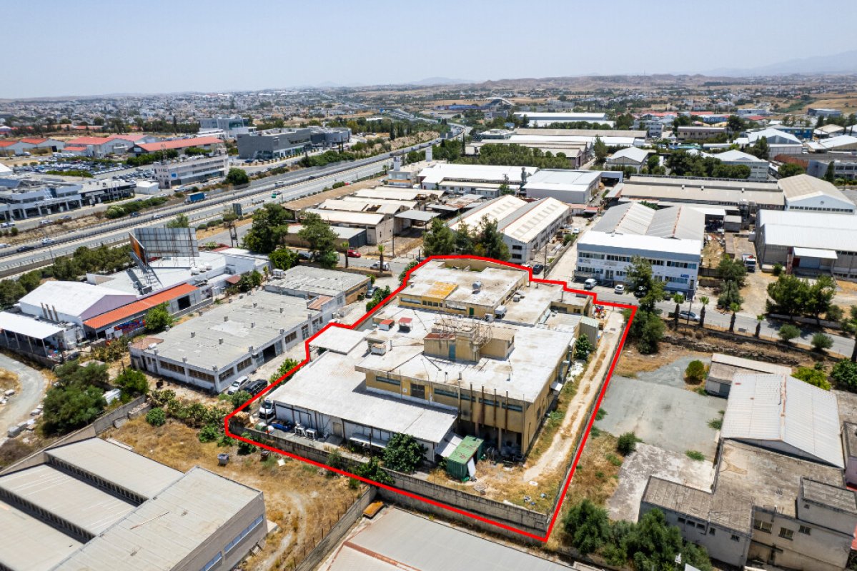 2850m2 Propriété commerciale à Nicosia, Chypre No. 37904