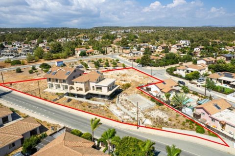 624m2 Commercial property in Limassol, Cyprus No. 37906