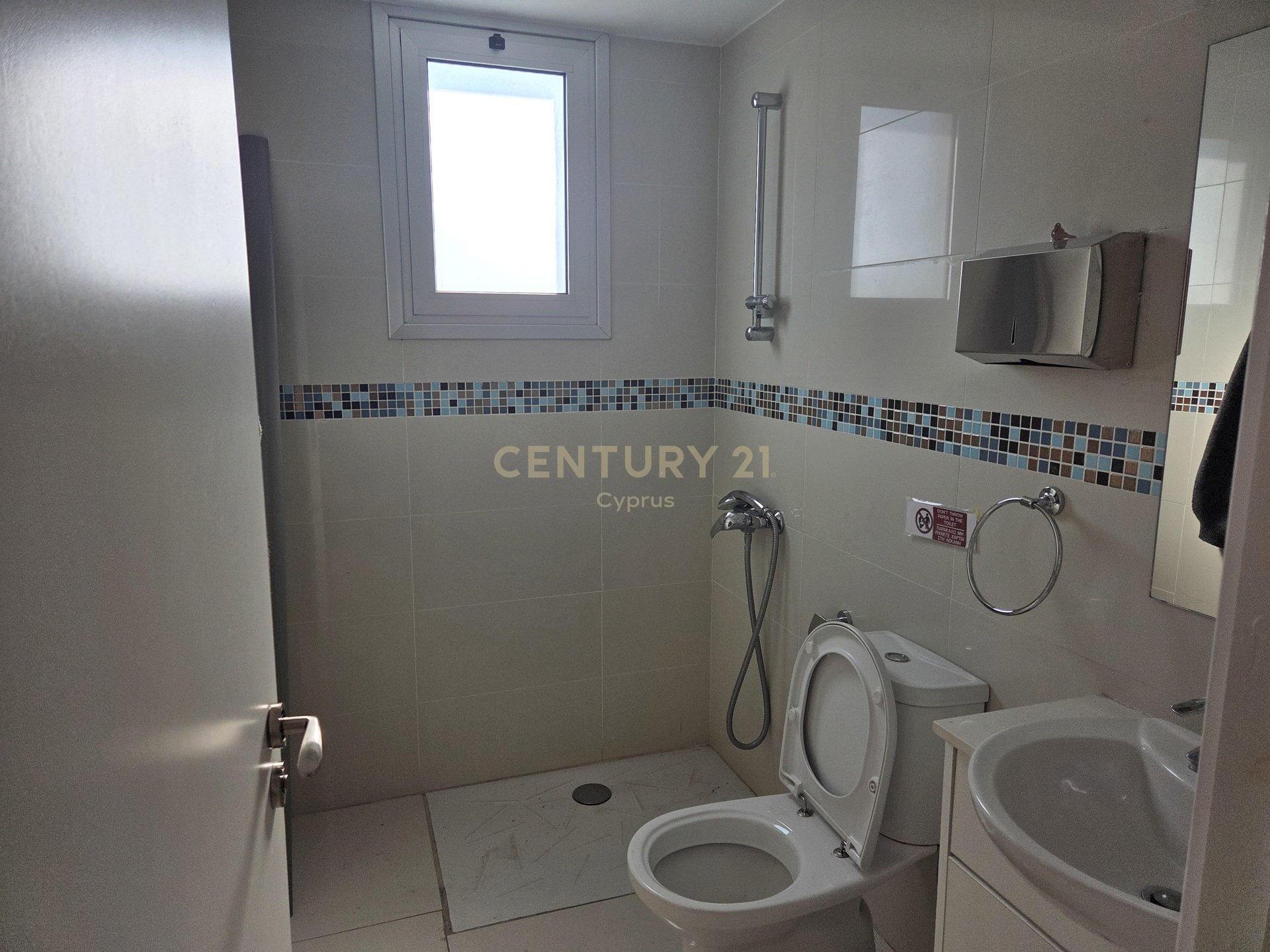 98m2 Bureau à Agios Nektarios, Limassol, Chypre No. 58569