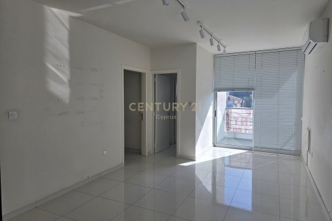 98m2 Oficina en Agios Nektarios, Limassol, Chipre No. 58569