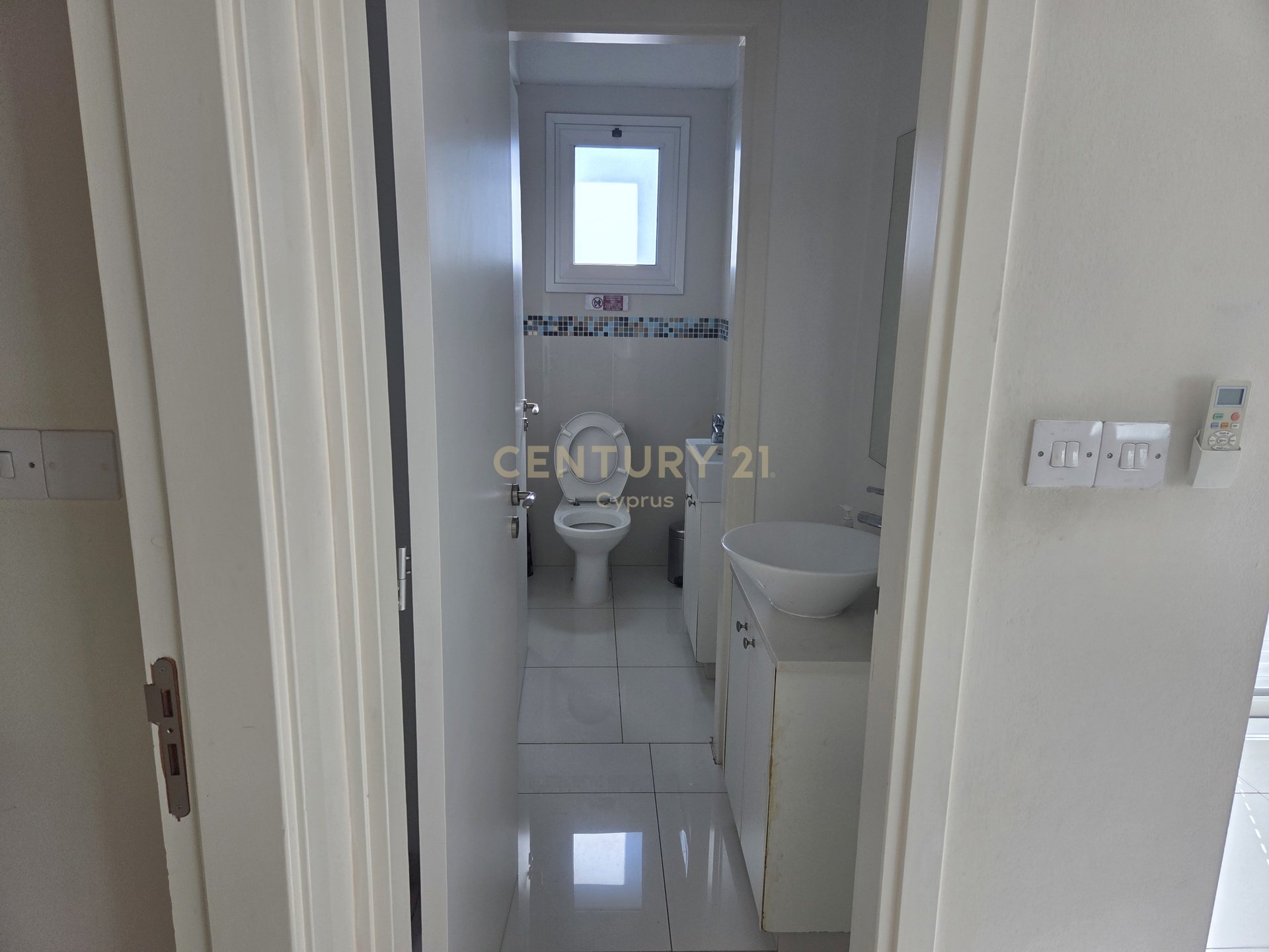 98m2 Bureau à Agios Nektarios, Limassol, Chypre No. 58569