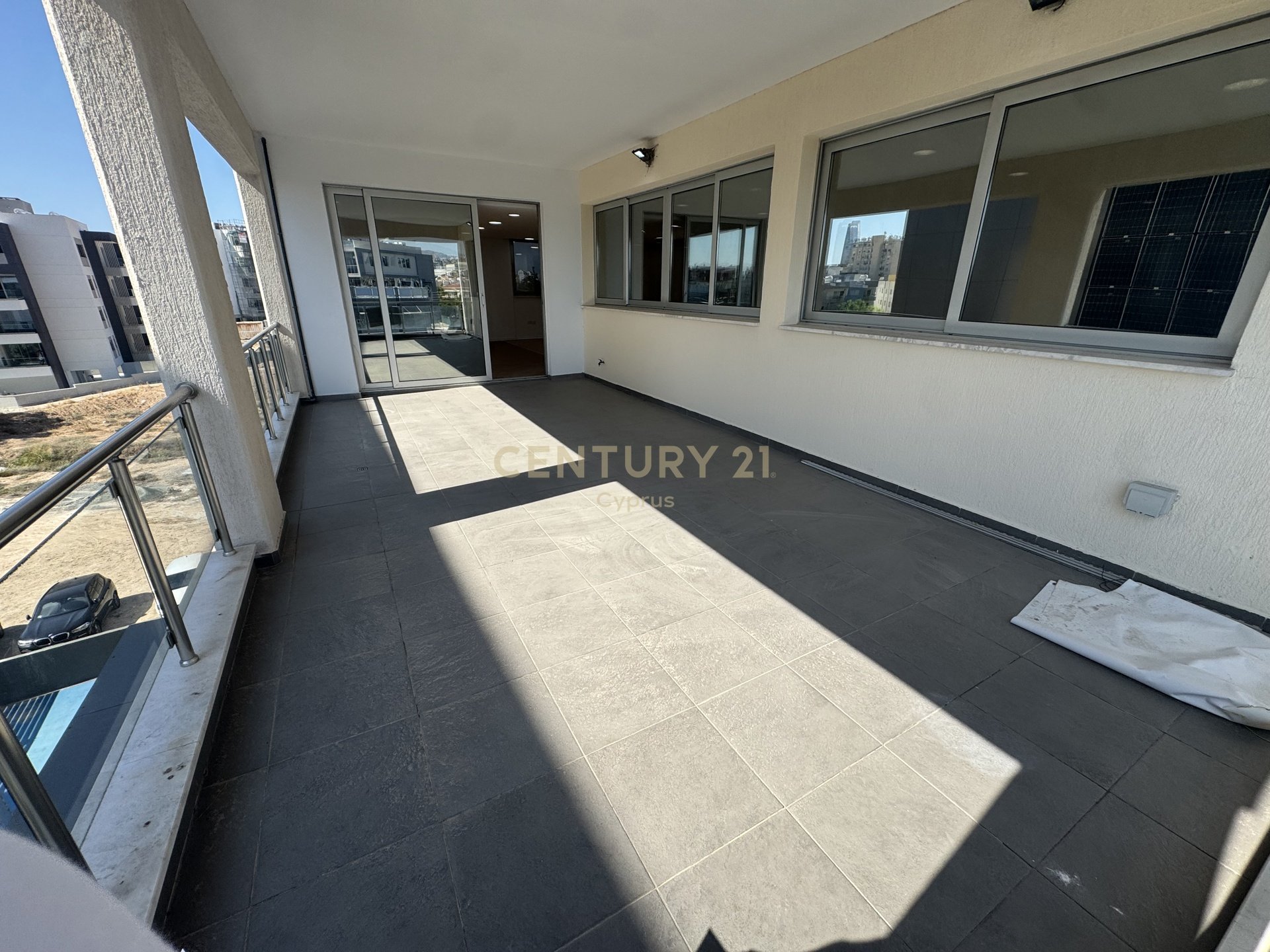 300m2 Bureau à Agios Athanasios, Limassol, Chypre No. 58567