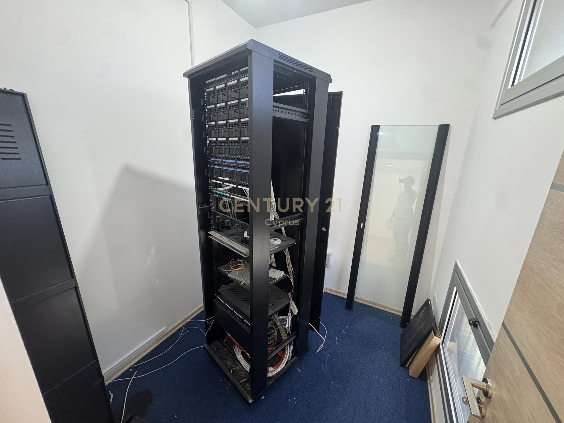300m2 Bureau à Agios Athanasios, Limassol, Chypre No. 58567