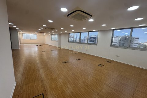 300m2 Oficina en Agios Athanasios, Limassol, Chipre No. 58567