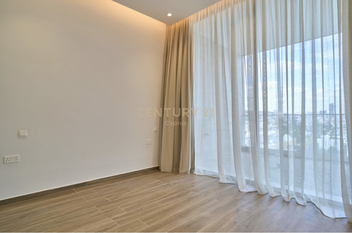 3 bedrooms Penthouse in Germasogeia, Limassol, Cyprus No. 58570