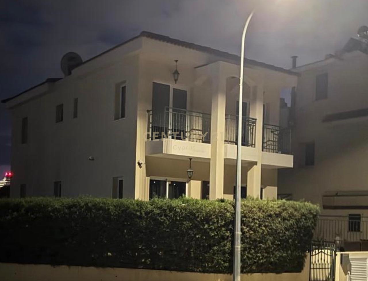 4 chambres Villa à Mouttagiaka, Limassol, Chypre No. 55367