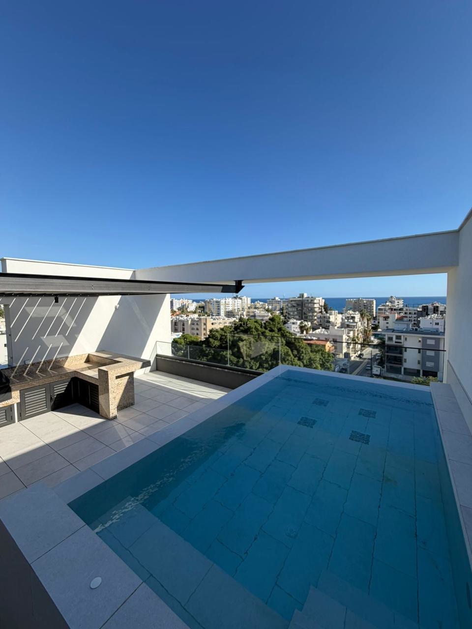 4 bedrooms Penthouse in Germasogeia, Limassol, Cyprus No. 55365