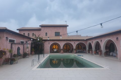 4 bedrooms Villa in Mosfiloti, Larnaka, Cyprus No. 50965