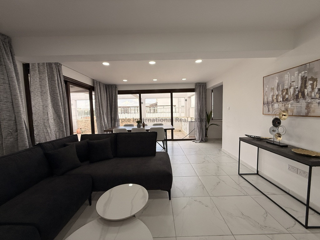 4 dormitorios Apartamento en Larnaca, Larnaka, Chipre No. 54965