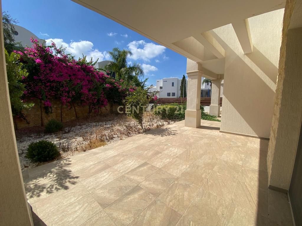 3 chambres Villa à Chloraka, Paphos, Chypre No. 56301
