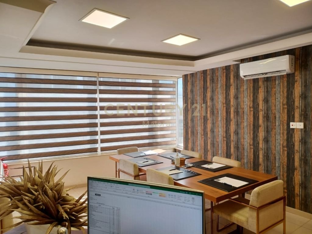 192m2 Bureau à Limassol, Chypre No. 56145