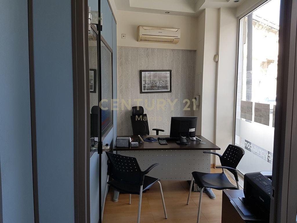 192m2 Bureau à Limassol, Chypre No. 56145