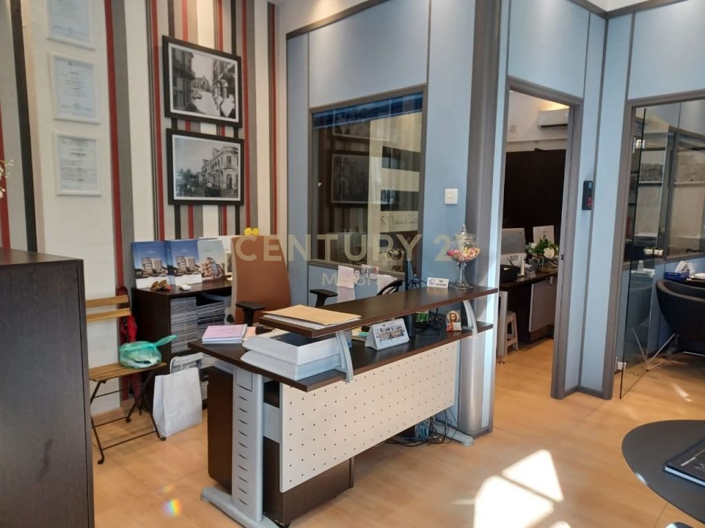 192m2 Bureau à Limassol, Chypre No. 56145
