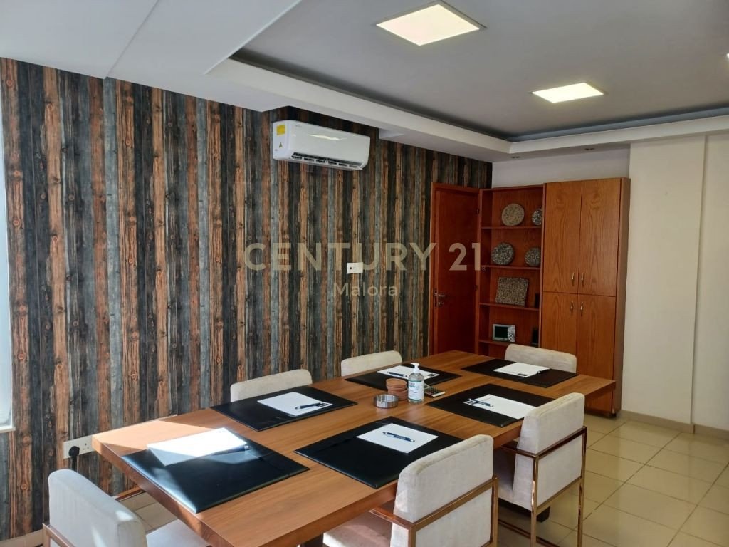 192m2 Bureau à Limassol, Chypre No. 56145