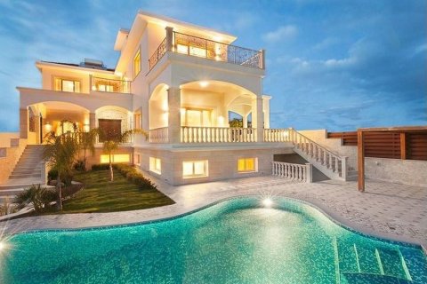 4 bedrooms Villa in Armenochori, Limassol, Cyprus No. 45460