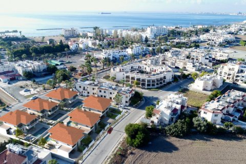 3 bedrooms Villa in Larnaca, Larnaka, Cyprus No. 38544
