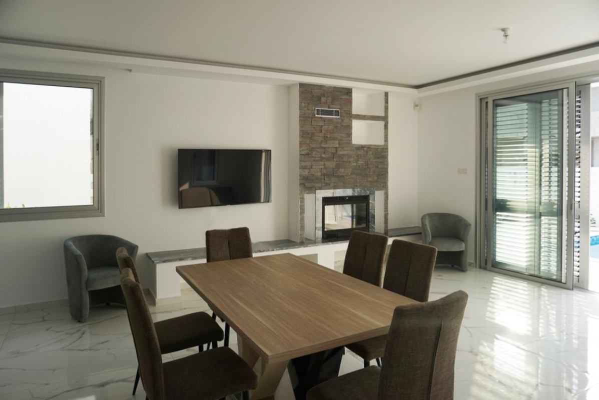 3 bedrooms Villa in Larnaca, Larnaka, Cyprus No. 38544