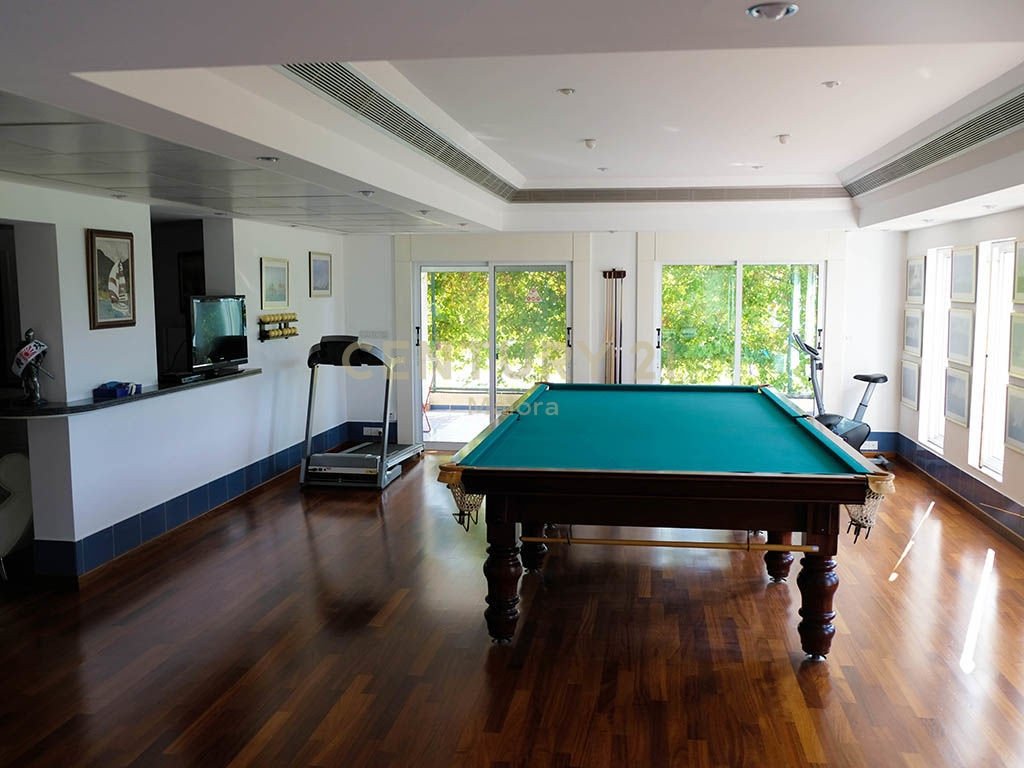 6 bedrooms Villa in Agios Tychonas, Limassol, Cyprus No. 55705