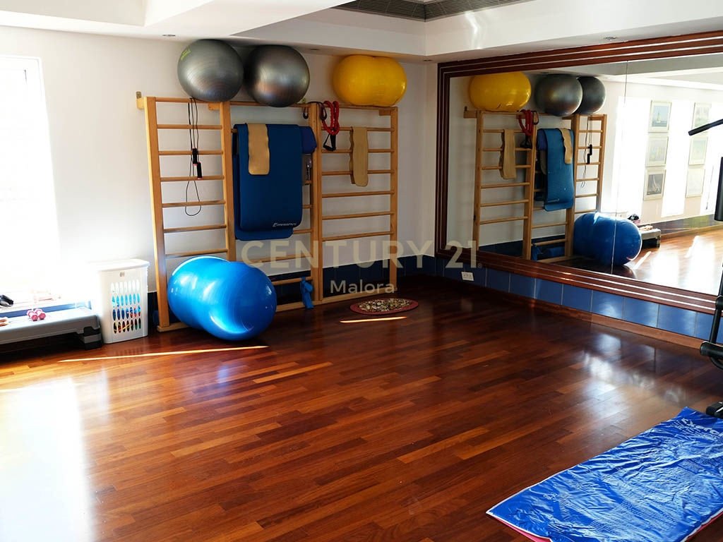 6 bedrooms Villa in Agios Tychonas, Limassol, Cyprus No. 55705