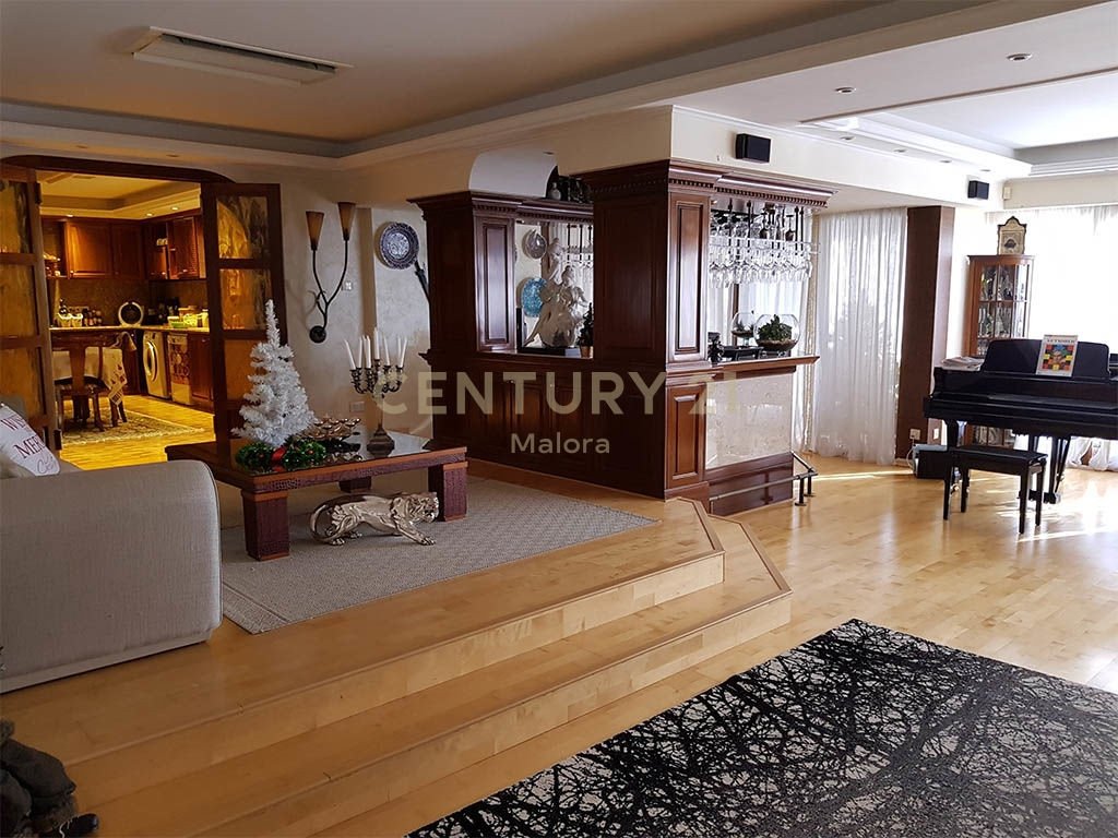 6 bedrooms Villa in Agios Tychonas, Limassol, Cyprus No. 55705