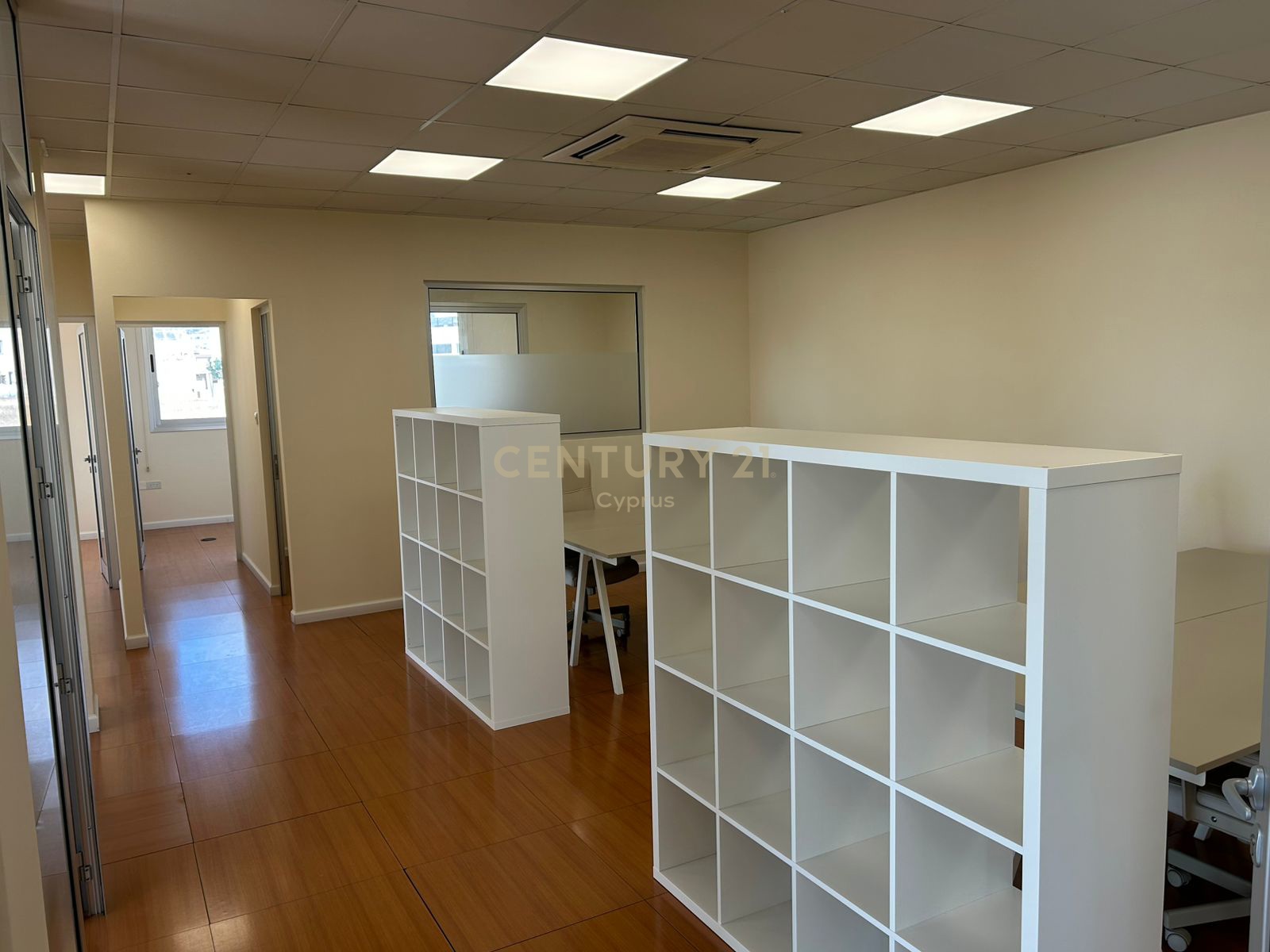 248m2 Bureau à Mesa Geitonia, Limassol, Chypre No. 55125