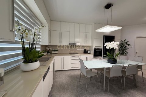 3 bedrooms Apartment in Germasogeia, Limassol, Cyprus No. 55124