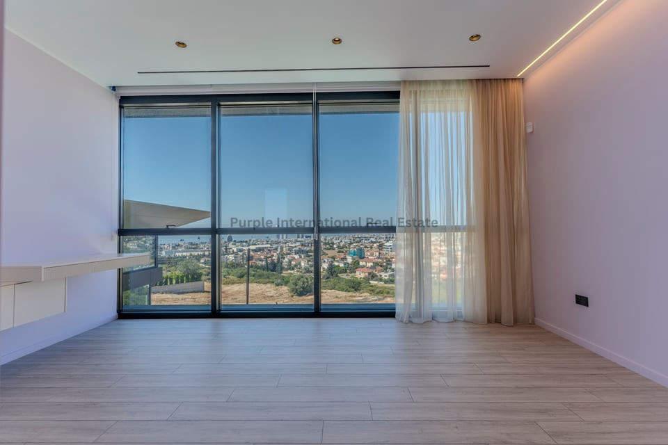 6 bedrooms Villa in Germasogeia, Limassol, Cyprus No. 52493