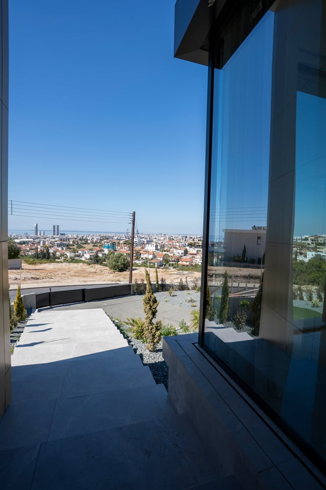 6 bedrooms Villa in Germasogeia, Limassol, Cyprus No. 52493