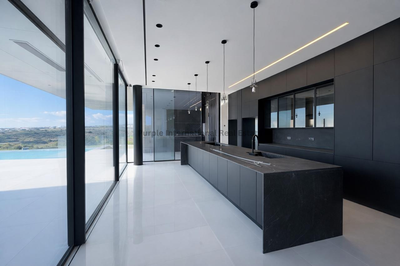 6 bedrooms Villa in Germasogeia, Limassol, Cyprus No. 52493