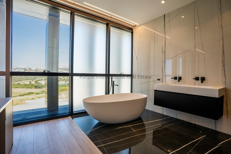 6 bedrooms Villa in Germasogeia, Limassol, Cyprus No. 52493