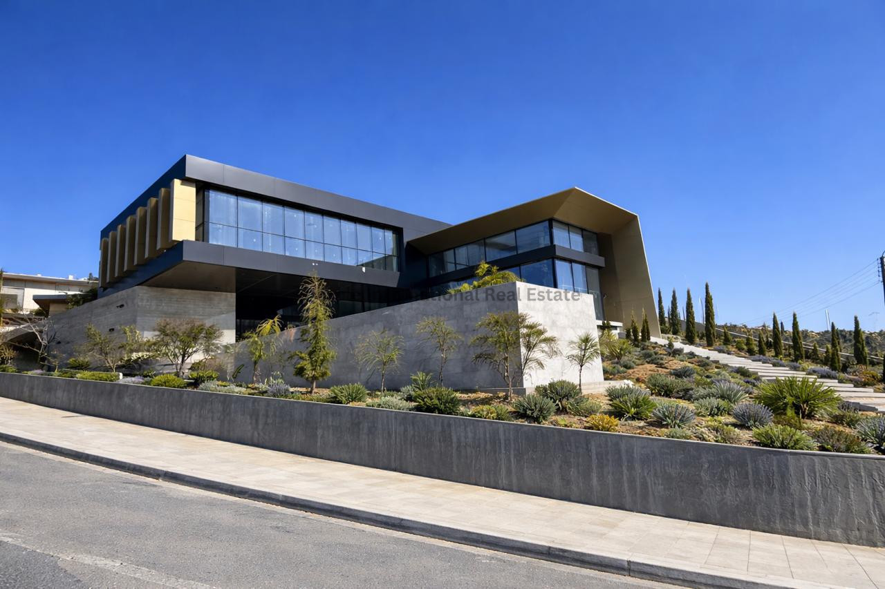 6 bedrooms Villa in Germasogeia, Limassol, Cyprus No. 52493