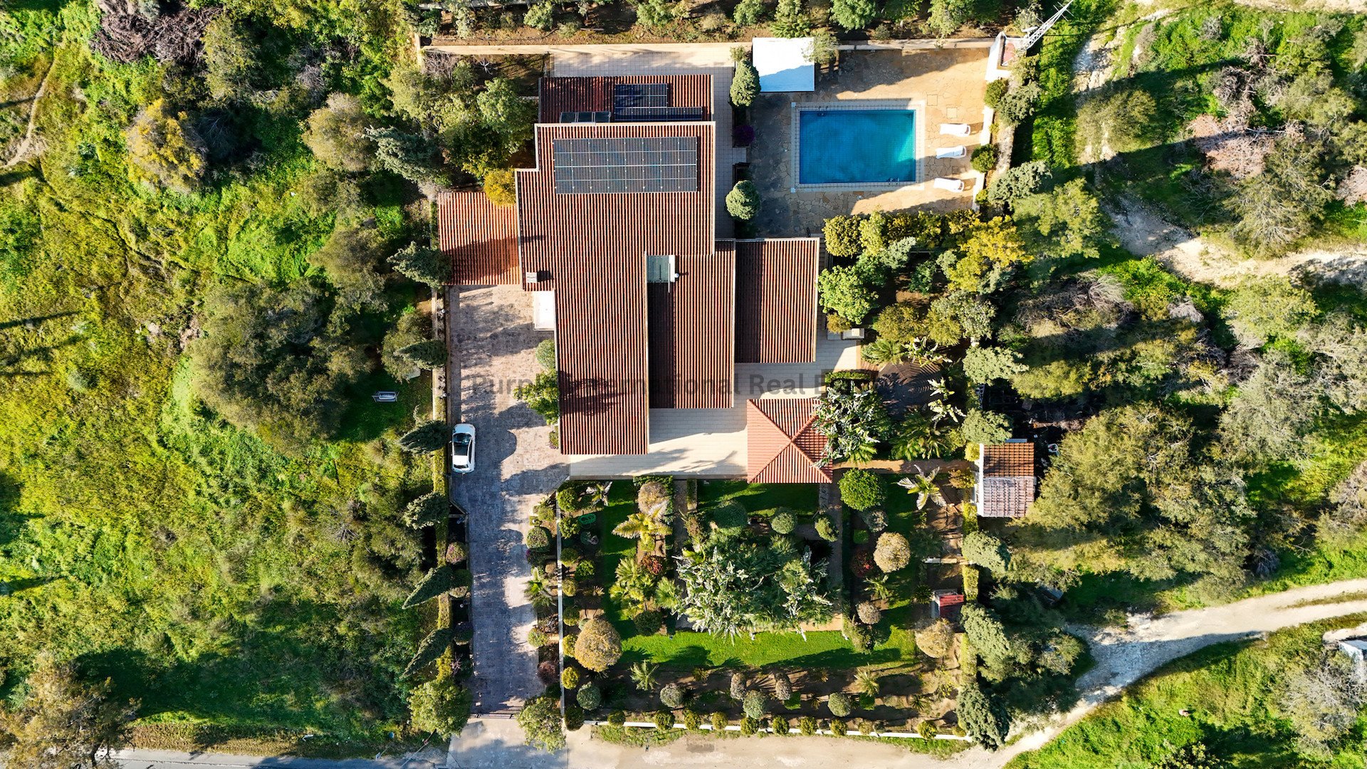 4 bedrooms Villa in Aradippou, Larnaka, Cyprus No. 39130