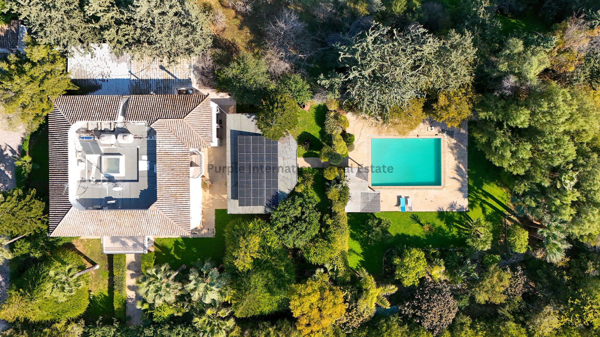 5 bedrooms Villa in Aradippou, Larnaka, Cyprus No. 39131