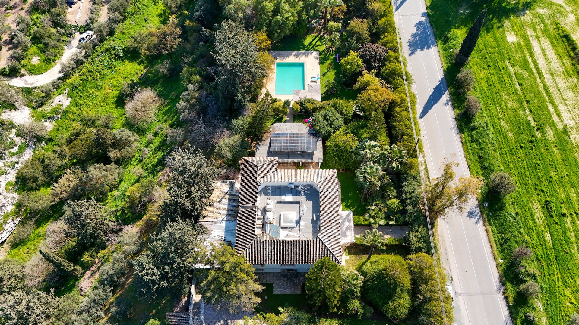 5 bedrooms Villa in Aradippou, Larnaka, Cyprus No. 39131