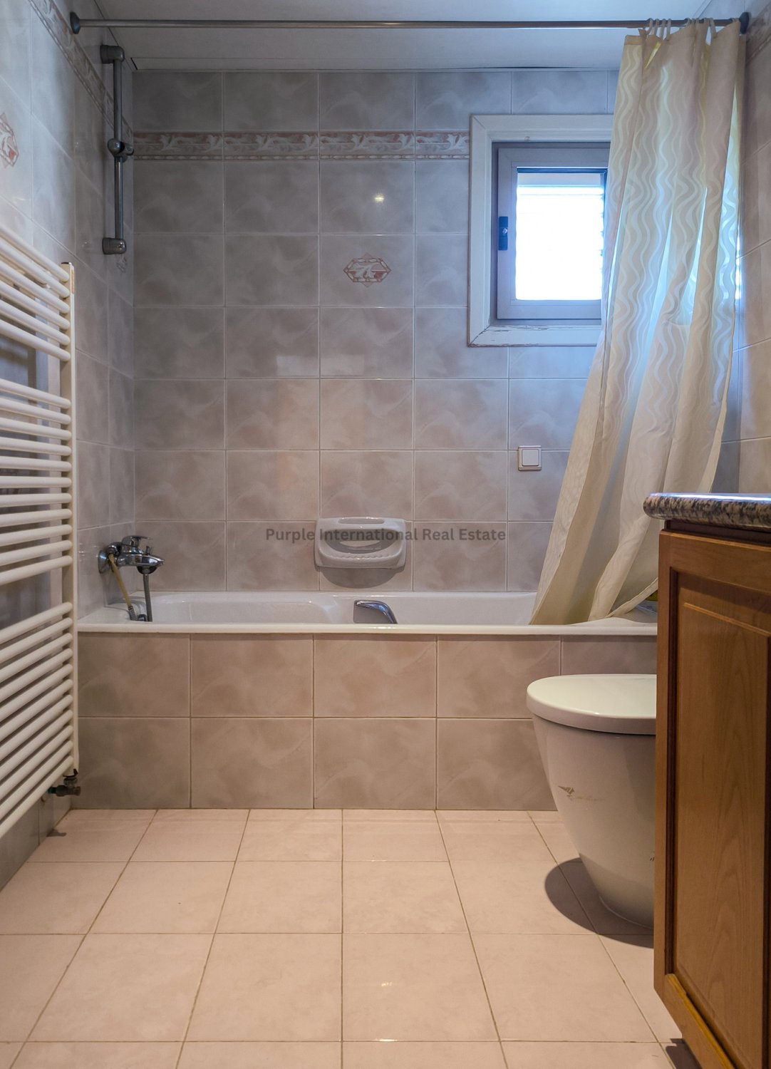 5 bedrooms Villa in Aradippou, Larnaka, Cyprus No. 39131