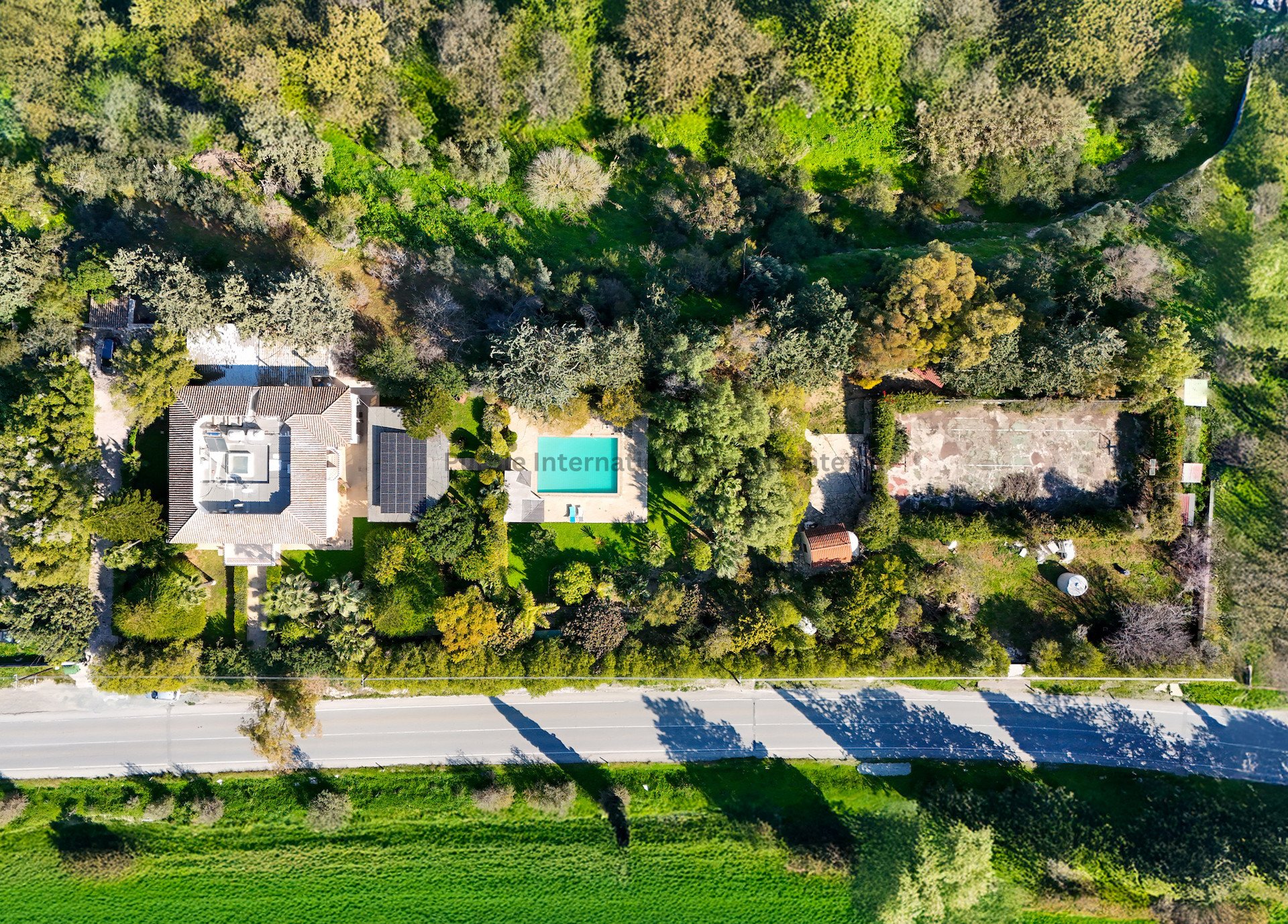 5 bedrooms Villa in Aradippou, Larnaka, Cyprus No. 39131