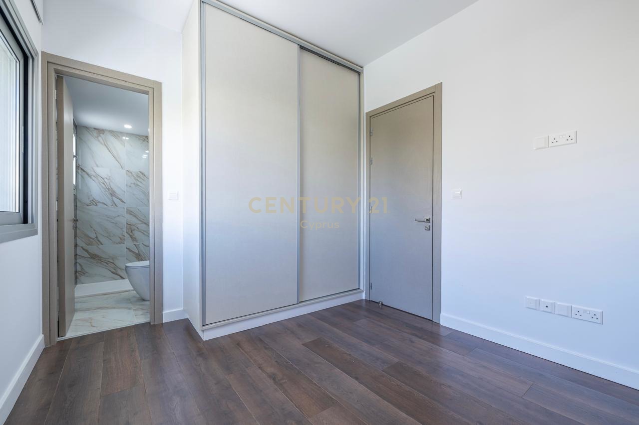 2 bedrooms Apartment in Limassol, Cyprus No. 35502